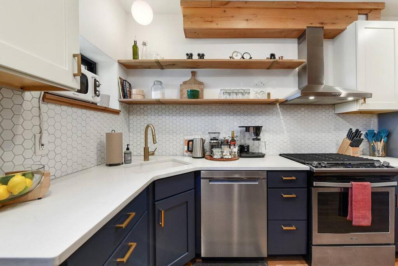 Hostwise - The Lodi - Lower Lawrenceville, Beautiful! Holiday home Pittsburgh
